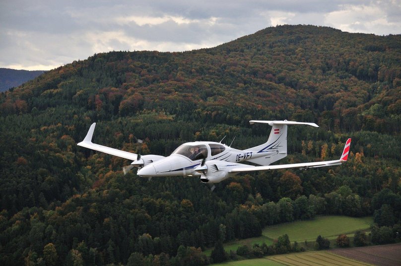 Самолёт Даймонд 42