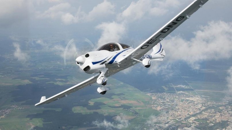 Самолет Diamond da-40