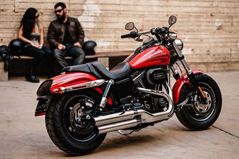 Мотоцикл Харлей Дэвидсон фэт Боб