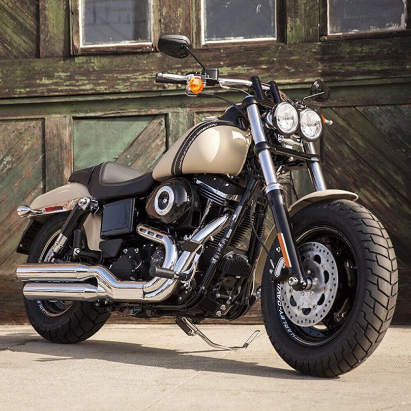 Мотоцикл Харлей Дэвидсон фэт Боб