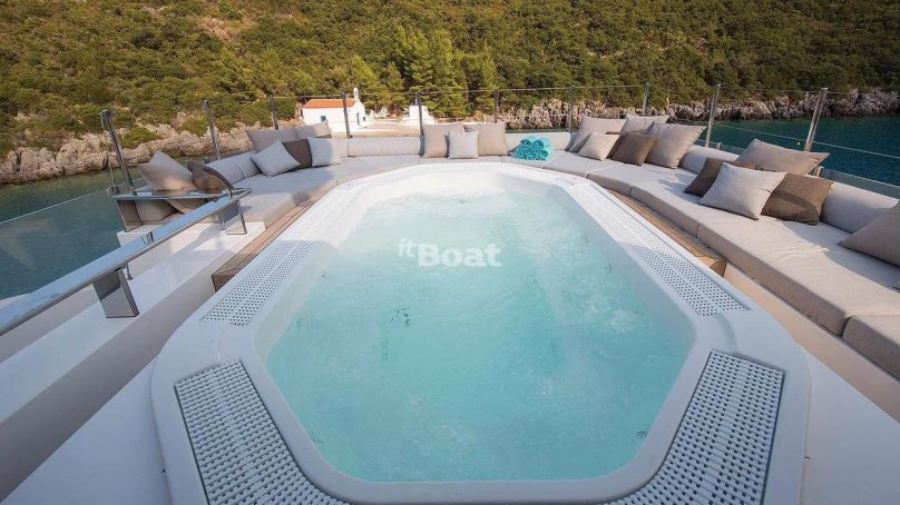 Джакузи на яхте