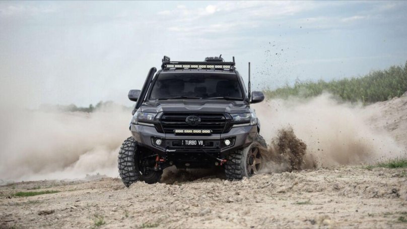Toyota Land Cruiser 200 off Road