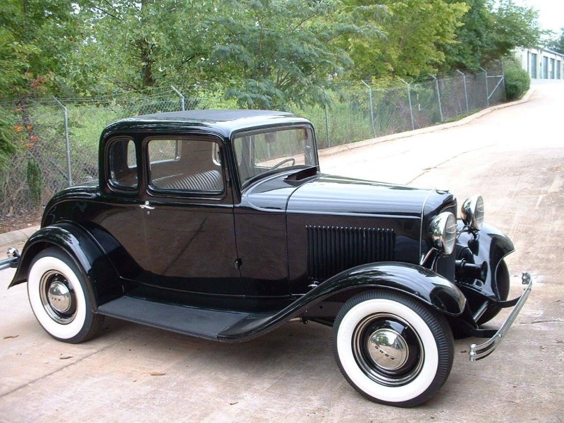 1932 Ford de Luxe Five-Window Coupe