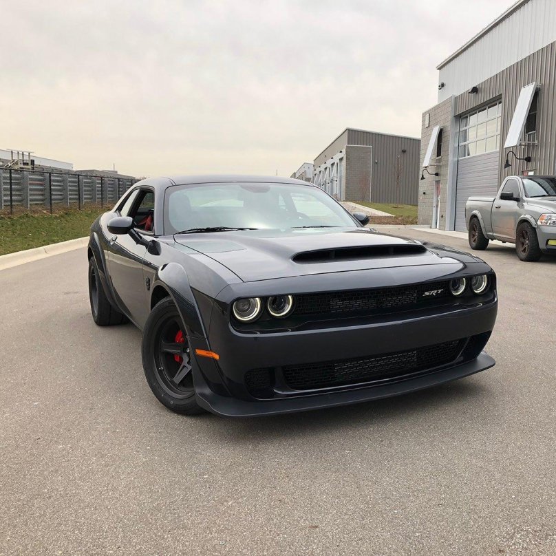 Dodge Challenger srt8 Demon