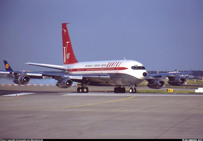 Самолет Боинг 707