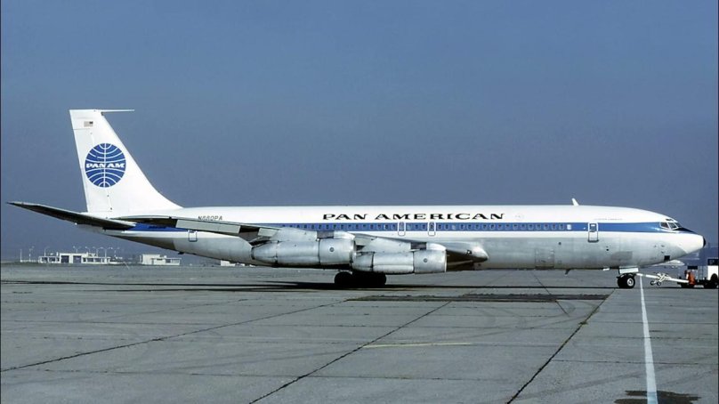 Самолет Боинг 707