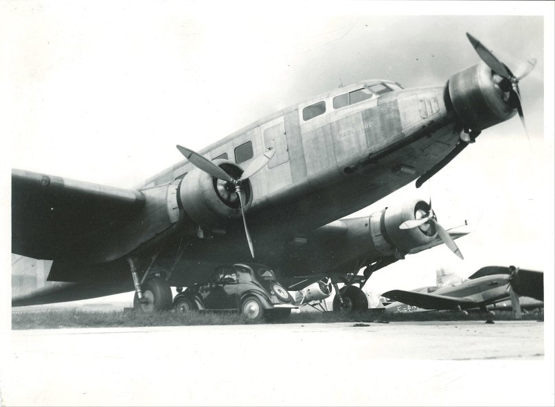 Самолет MB.300 Pacifique