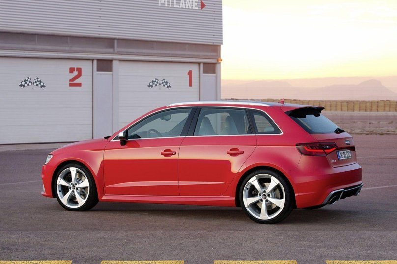 Audi rs3 хэтчбек