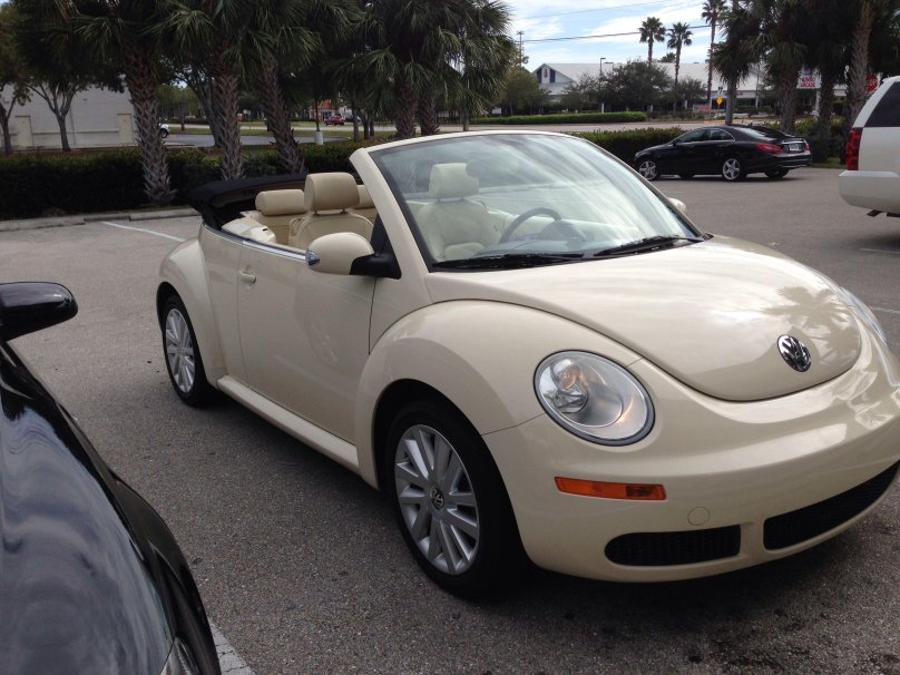 Beige Cabriolet