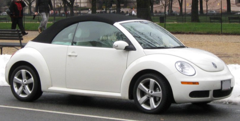 Volkswagen Beetle Convertible (2009)