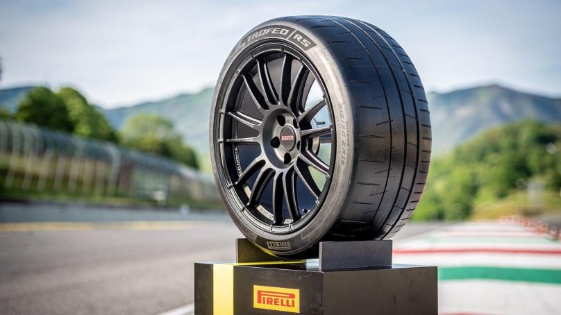 Pirelli p Zero Trofeo r