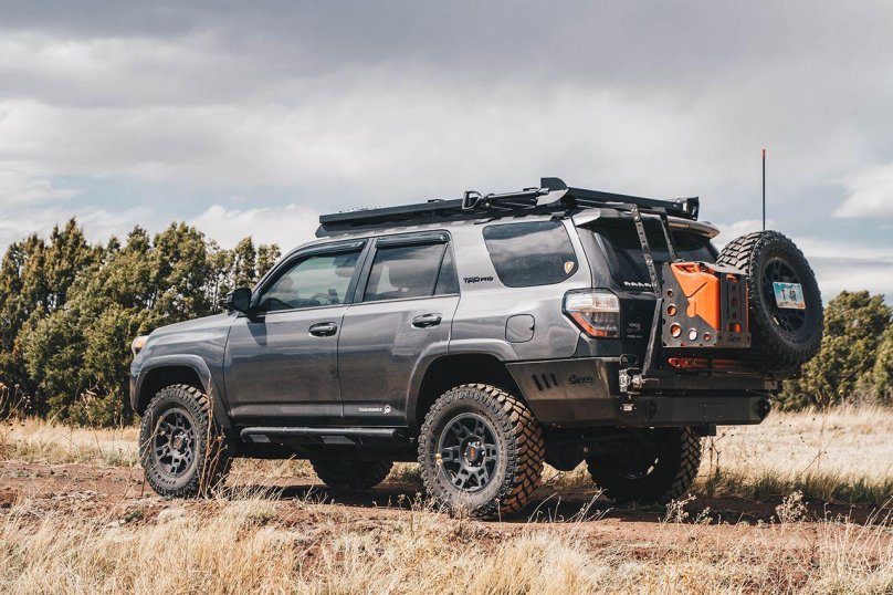 Экспедиционный Toyota 4runner