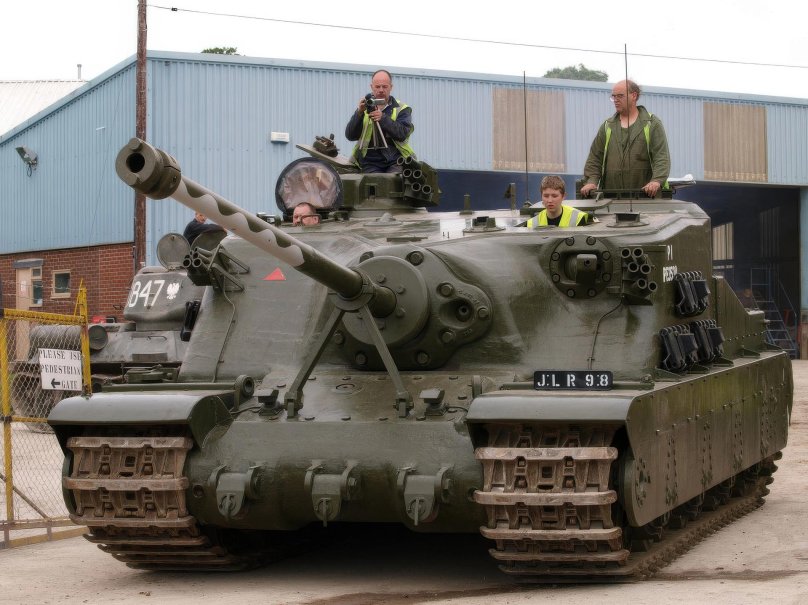 Танк британский тортойс