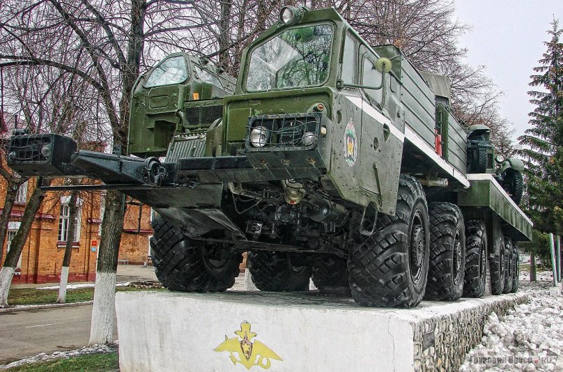 МАЗ-547 ракетный тягач