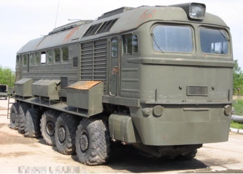 МАЗ военный тягач 547