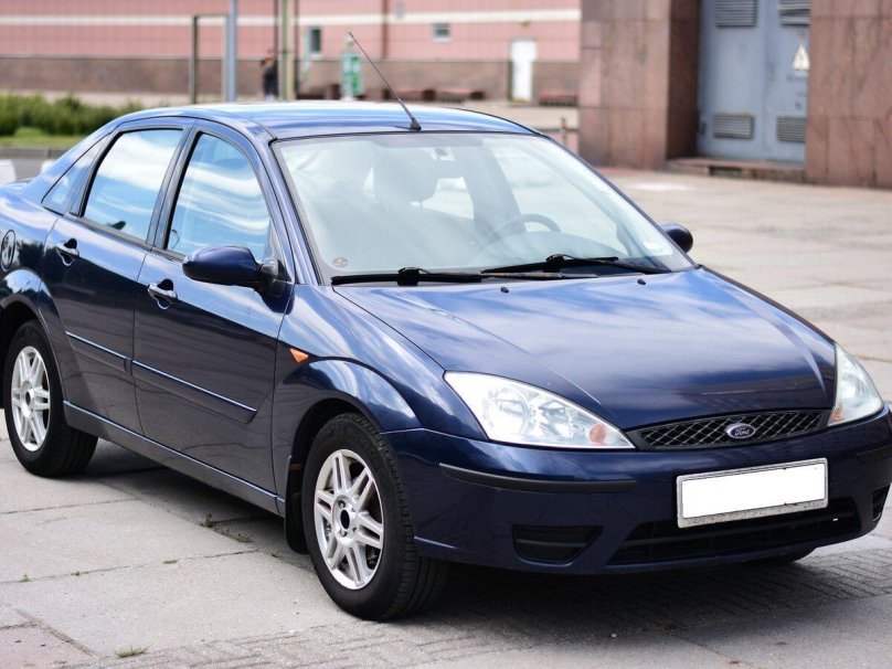 Ford Focus 1 седан синий