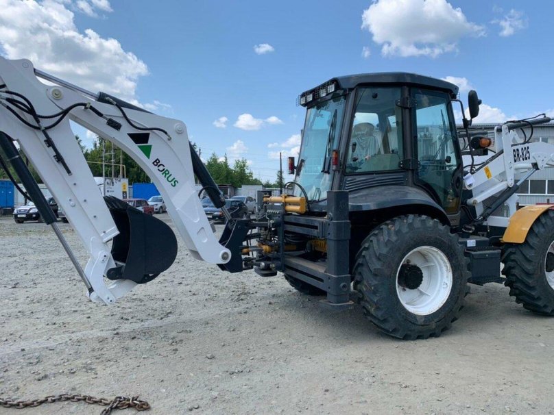 Экскаватор-погрузчик borus br-825
