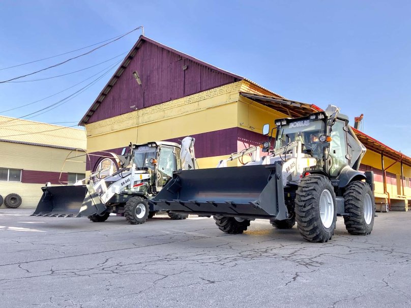 Фото экскаватора погрузчика Борус br 8151