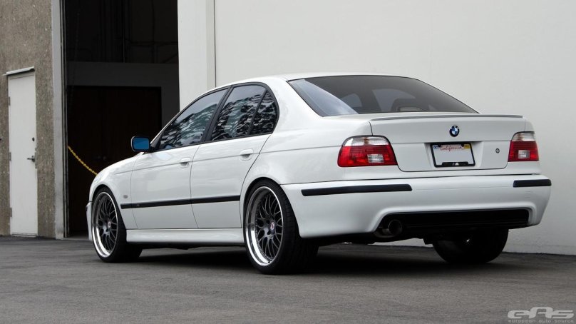 BMW e39 m5 белая