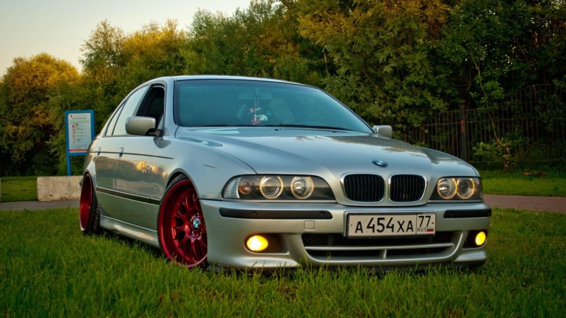 BMW 5 Series (e39)