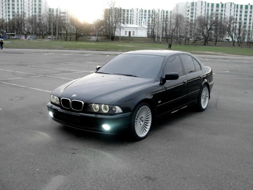 БМВ е39