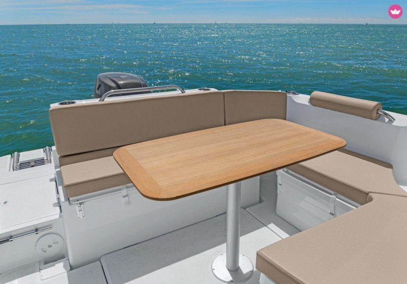 Катер Beneteau Antares 7