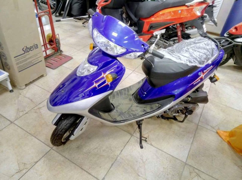 Скутер Sinski 50 кубов