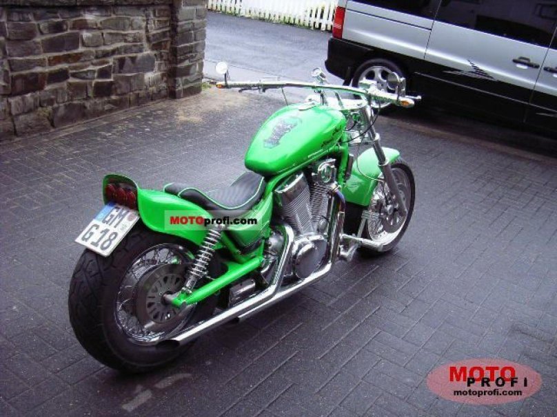 Suzuki vs 1400 Intruder