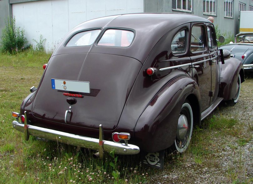 1946 Volvo pv444
