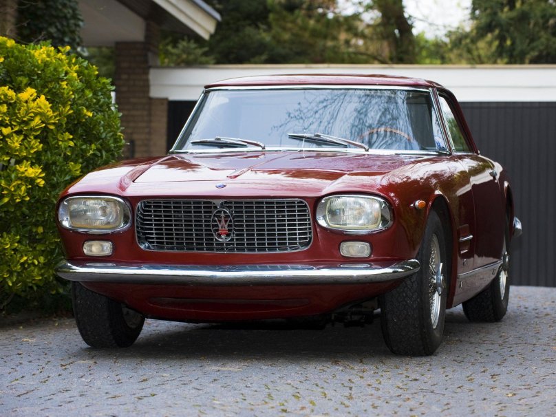 Мазерати кабриолет старый