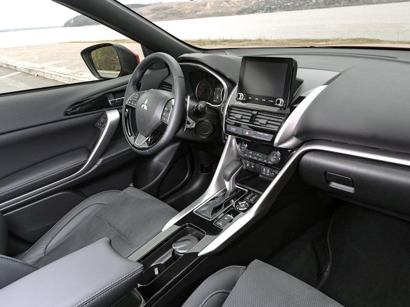 Mitsubishi Eclipse Cross 2021 интерьер