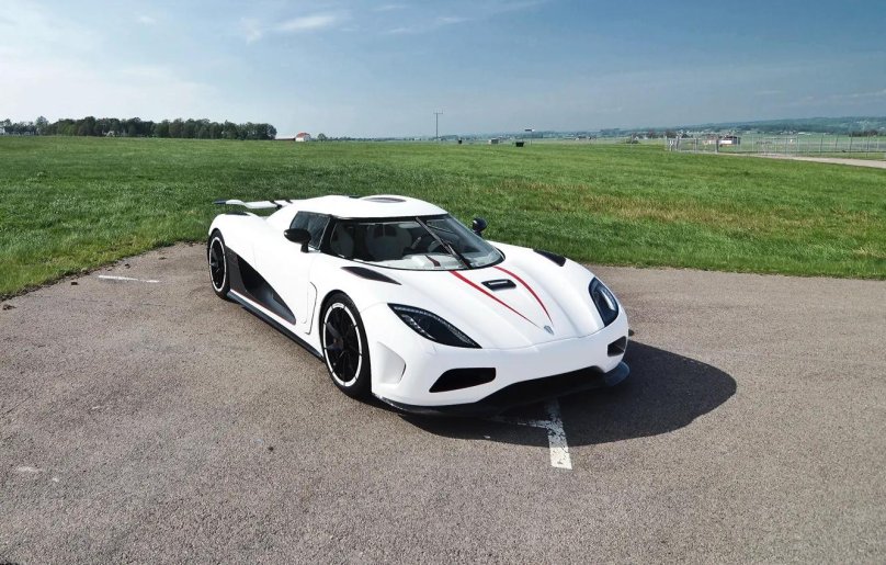 Машина Koenigsegg Agera r