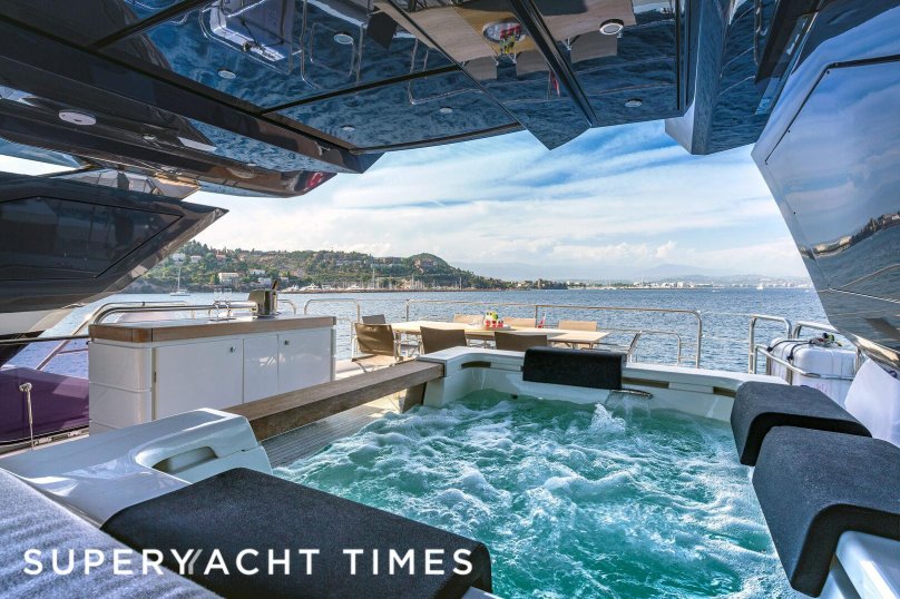 Яхта Монте Карло 65