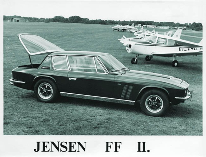 Автомобиль Jensen FF