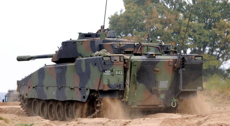 БМП cv90 Armadillo