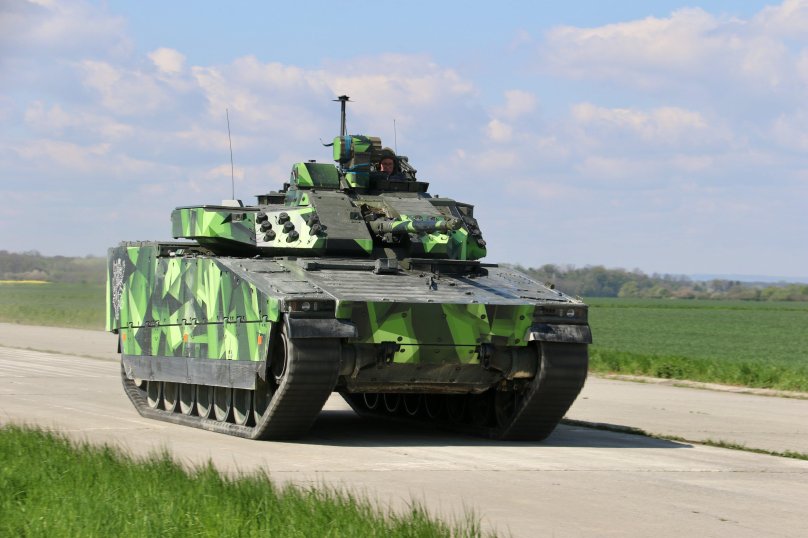 Шведская БМП сv90