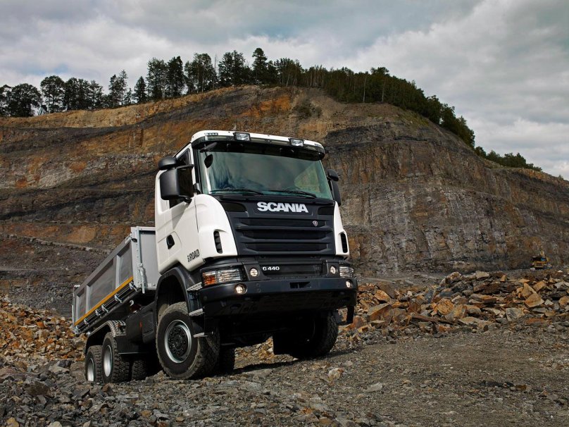 Самосвал Scania 6x4