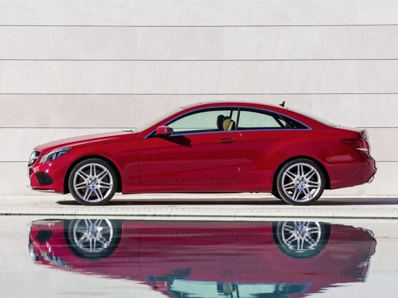 Mercedes-Benz e Coupe (c207)