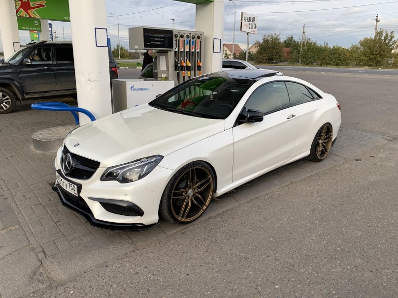 Mercedes c207