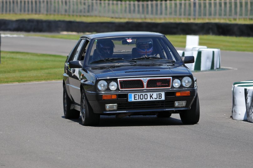 Лянча Дедра интеграле