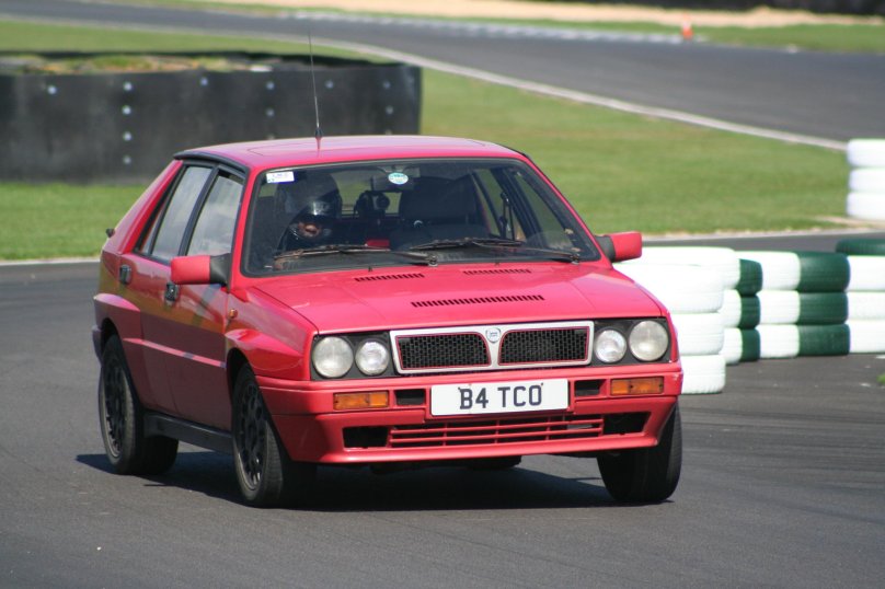 Лянча Дедра интеграле