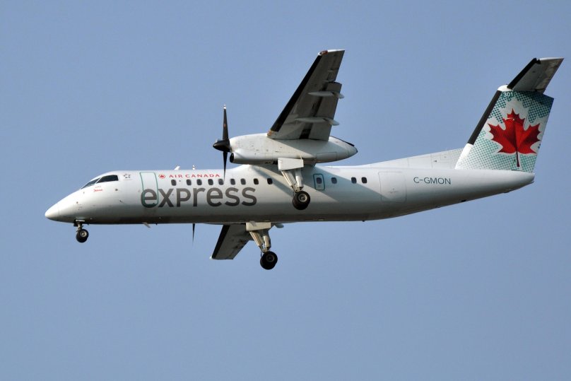 Де Хэвилленд Канада Дэш 8-300
