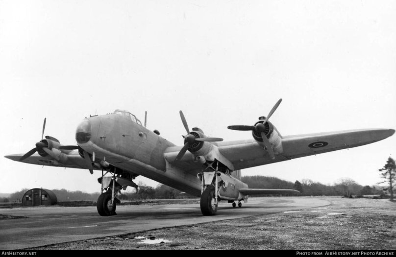 Стирлинг бомбардировщик