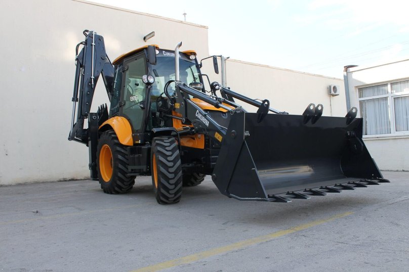 Экскаватор-погрузчик Cukurova 888