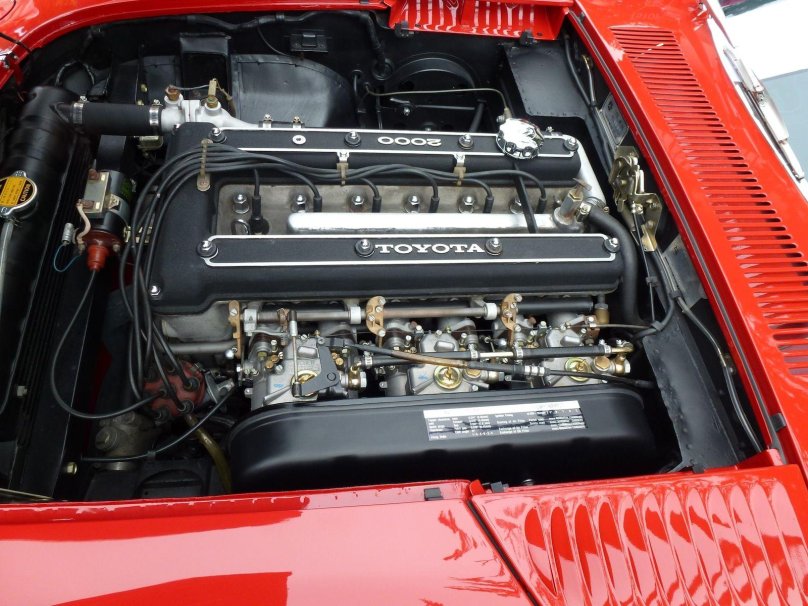 Toyota 2000gt engine