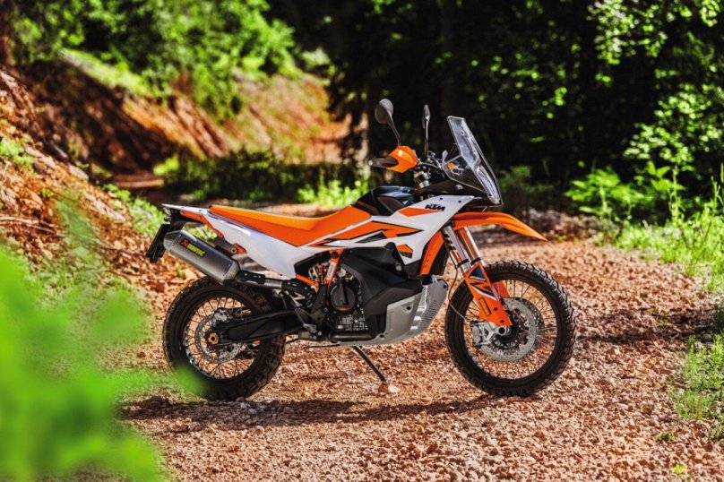 KTM 890r