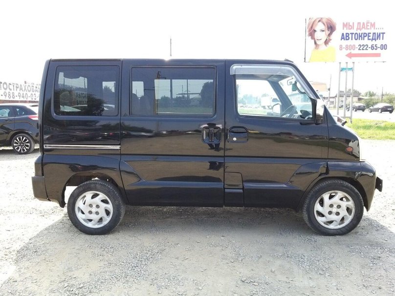 Автомобиль Митсубиси Таун боксвайд1999