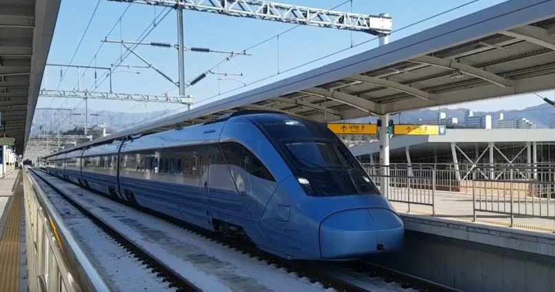 Hyundai Rotem поезд