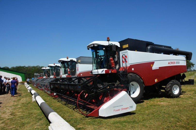 Комбайн Ростсельмаш Акрос 550