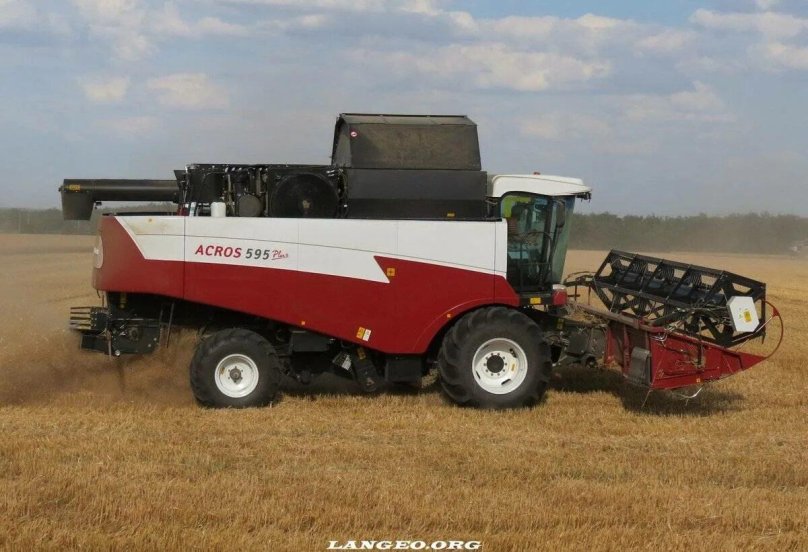 Зерноуборочный комбайн Акрос 580